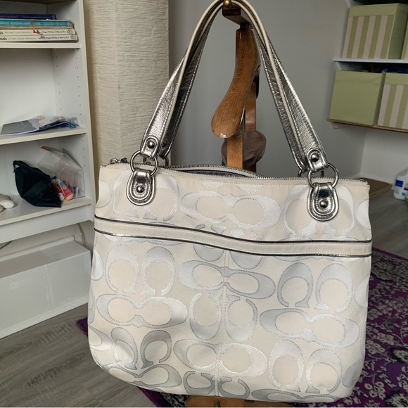Large COACH bright tote - Picture 2 of 9